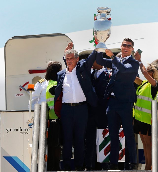 Как встречали чемпионов: сборная Португалии вернулась домой