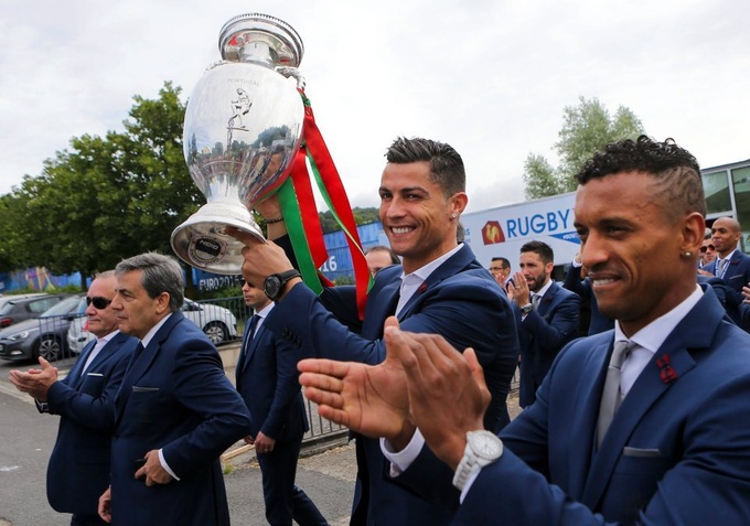 Как встречали чемпионов: сборная Португалии вернулась домой