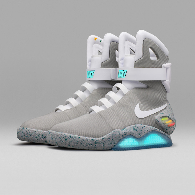 Nike выпустил кроссовки в стиле фильма «Назад в будущее»