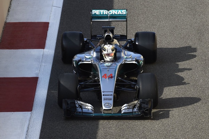 Формула-1. В Абу-Даби завершились финальные тесты шин Pirelli