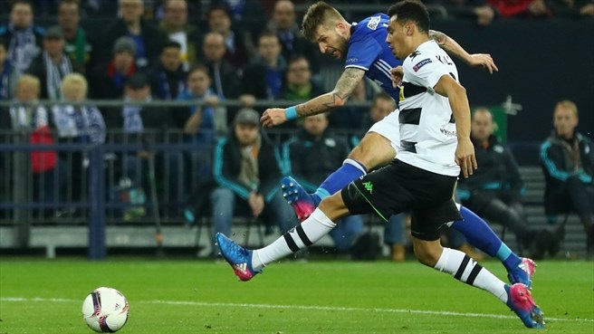 «Шальке» без Коноплянки отыграл два гола у «Боруссии» в Лиге Европы